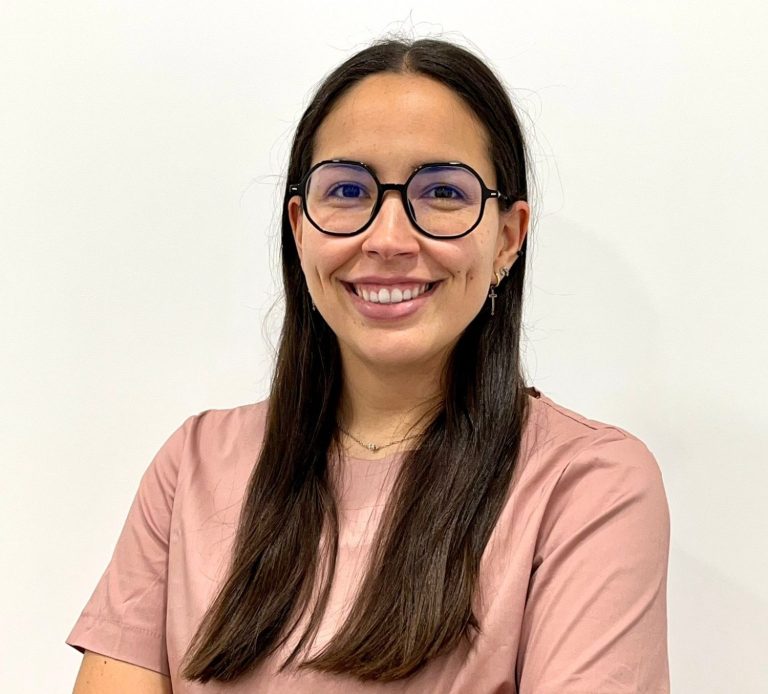 Alba Trujillo — Higienista dental Alba Trujillo higienista dental en Presencia Dental